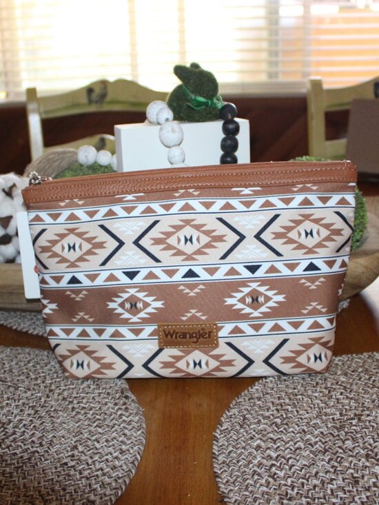 Wrangler Handbags - NWT Wrangler Cosmetic Bag NICE!!
